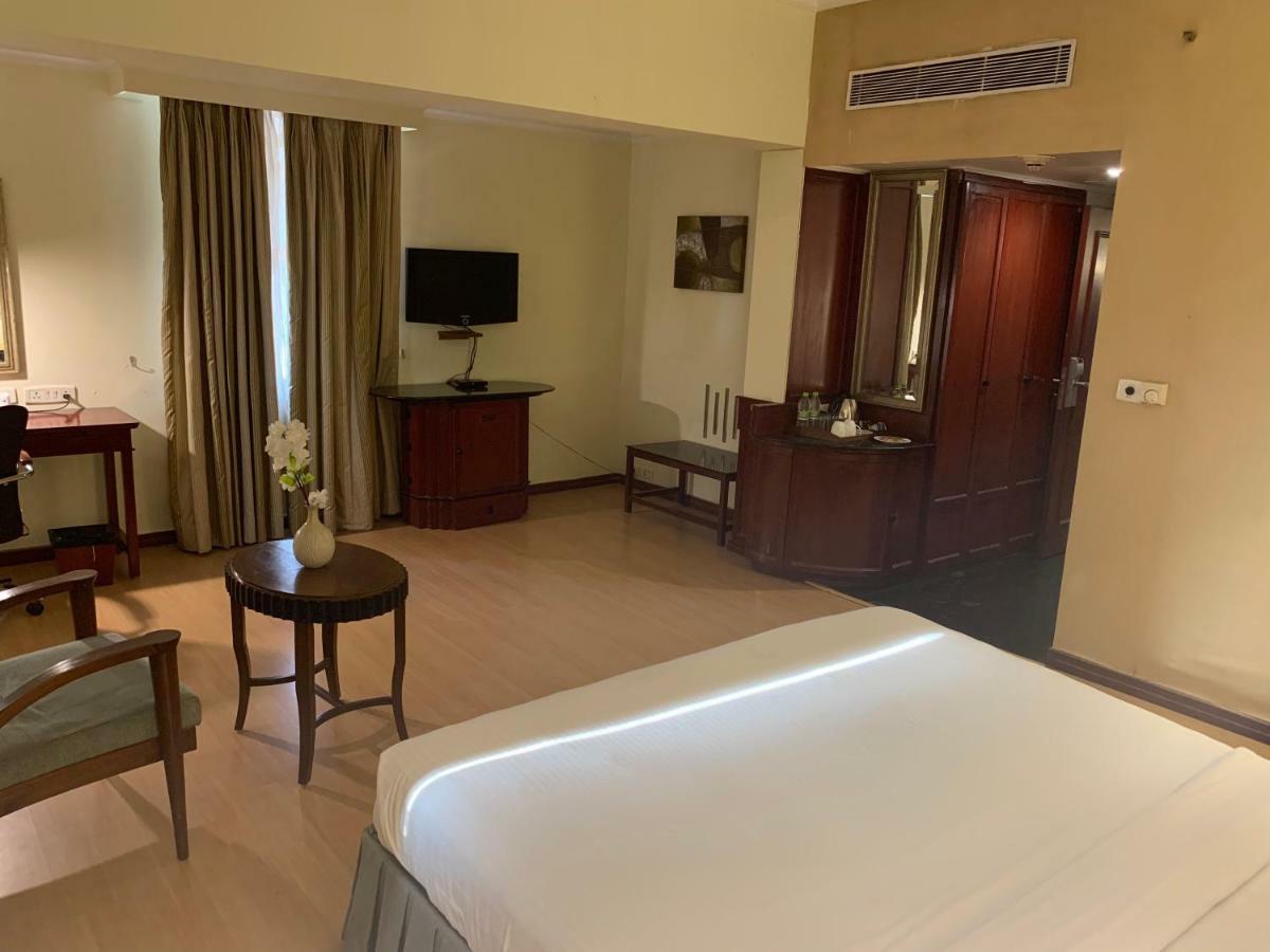 Hotel The Manohar Haïdarabad Extérieur photo